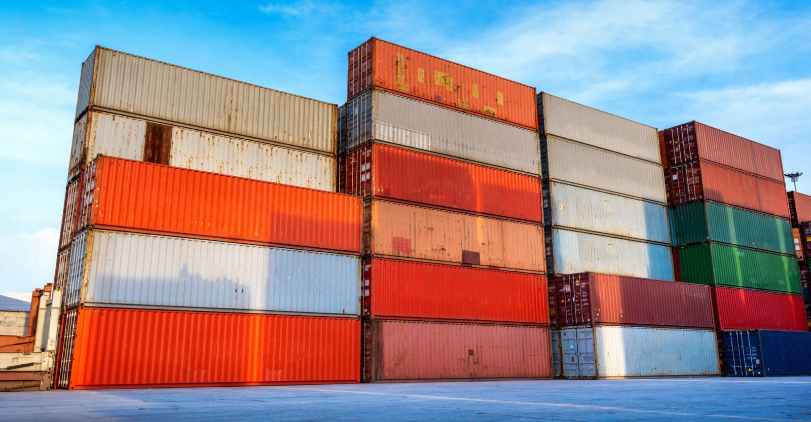 Как спасти клиента от штрафных санкций и привезти груз из закрытой страны Мьянма в Москву.