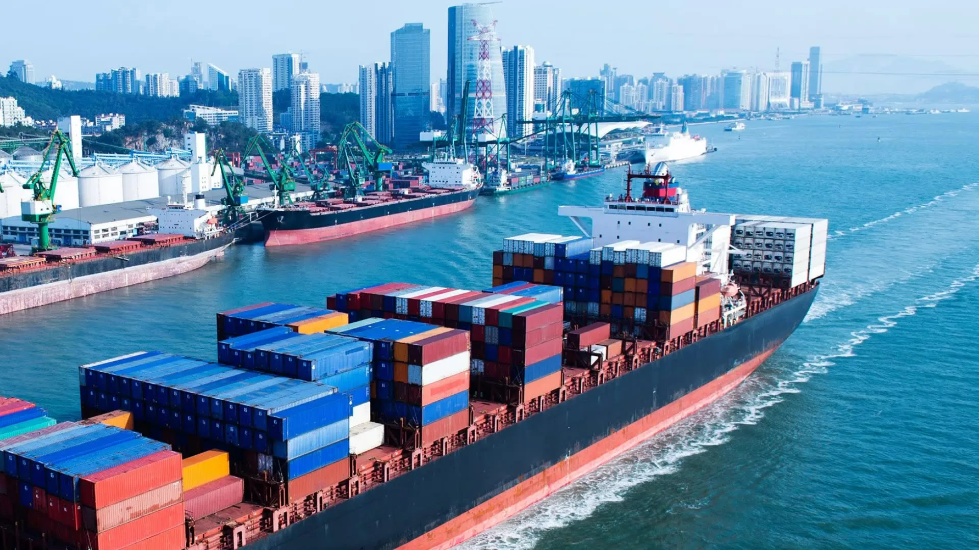 Как сэкономить на доставке из Китая за счет консолидации груза?